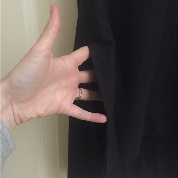 Jamie and the jones split tee in black - Picture 4 of 6